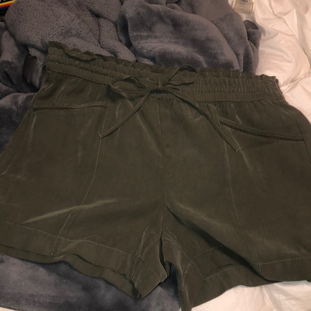 Green tie shorts LOFT